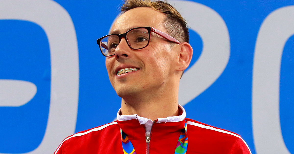 Alberto Abarza proudly shows his gold medal at Lima 2019