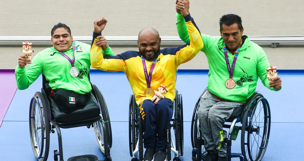 Mexican Alexis Gayosso, Brazilian Ariosvaldo Fernandes and Mexican Arnoldo Aguilar earned the silver, gold and bronze medals, respectively, in the Lima 2019 men’s 100 m T53 competition at the National Sports Village - VIDENA