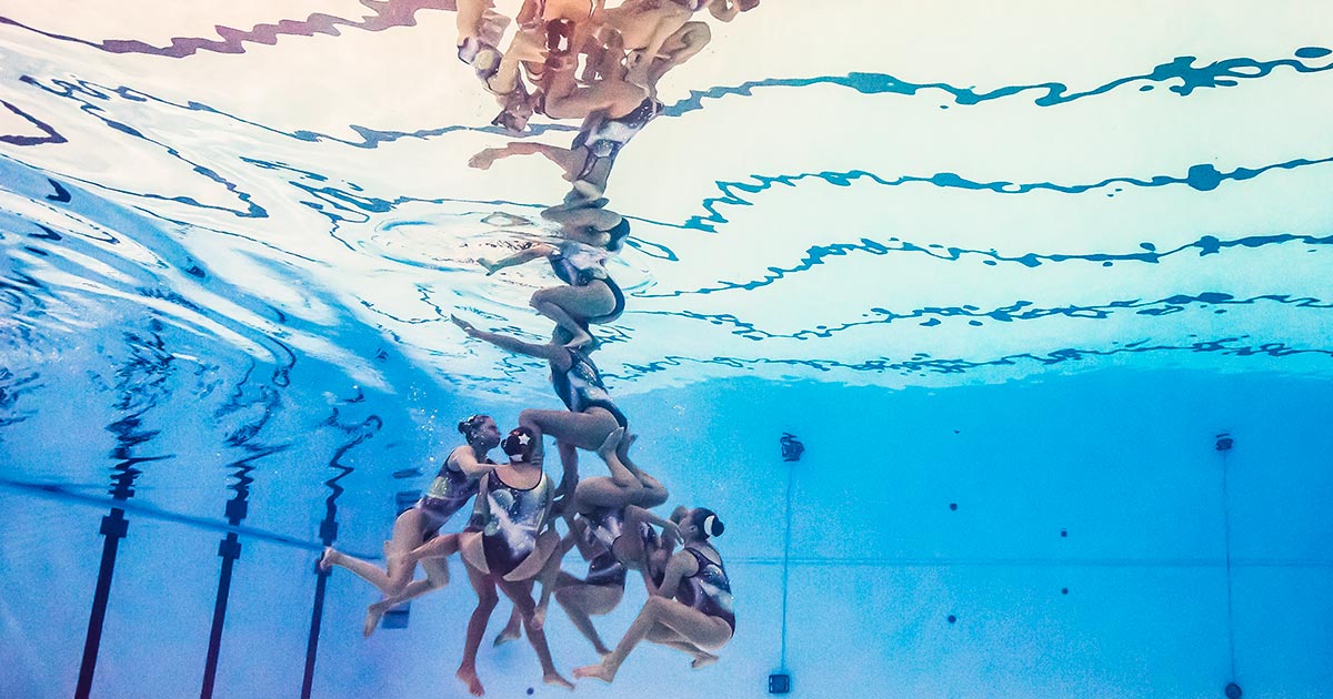 Underwater photo of the Mexican swimming team during the presentation that allowed them to win the silver medal at Lima 2019.