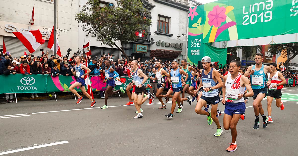 Fondistas inician la maratón masculina en Lima 2019
