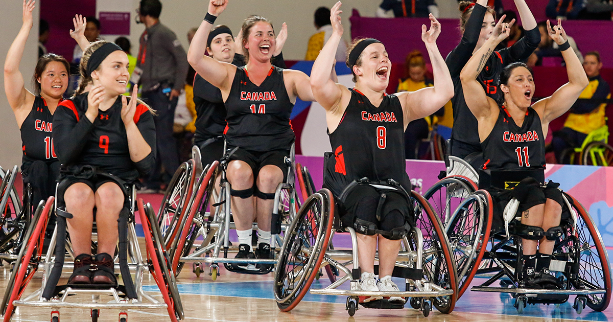 Equipo canadiense femenino de baloncesto en silla de ruedas celebra en Lima 2019