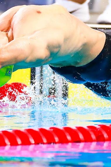 Douglas Rocha de Brasil en acción en Para natación 100 m dorso masculino S13 en la Villa Deportiva Nacional – VIDENA en los Juegos Parapanamericanos Lima 2019