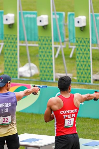 Deportistas de Argentina, Ecuador y Perú compiten en prueba de tiro de pentatlón moderno, en los Juegos Lima 2019 en la Escuela de Equitación del Ejército.