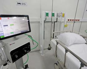 A la par de instalar centros de atención temporal, se encargará de la compra de equipos médicos y oxígeno para los lugares que requieren atender a pacientes afectados por la pandemia.
