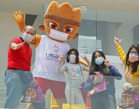 Niña cumple sueño de conocer a Milco, la mascota oficial de los juegos Lima 2019