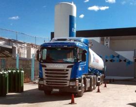 Cisternas con oxígeno procedente de Chile abastecen con 46 toneladas a Hospital Nacional en Arequipa
