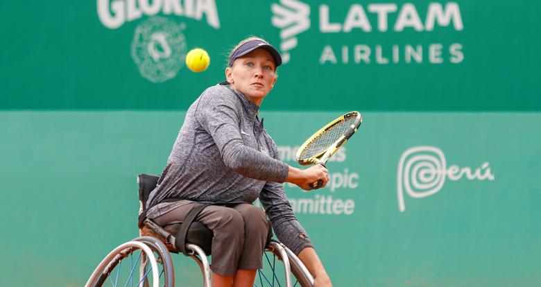 Emmy Kaiser from the USA competes against her compatriot Dana Mathewson in Lima 2019 wheelchair tennis event at the Club Lawn Tennis