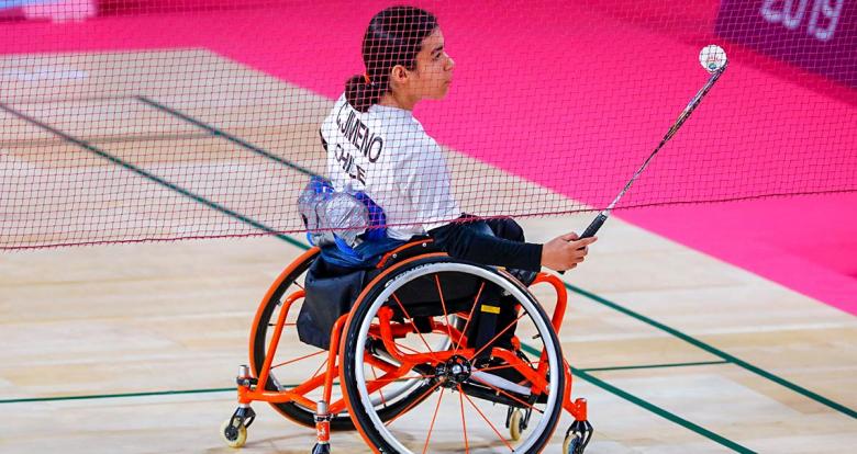 The Chilean Catalina Jimeno faces off Amy Burnett from the USA in women’s Para badminton WH2 at the National Sports Village - VIDENA.