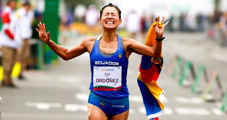 Johana Ordóñez de Ecuador llega en primer lugar en 50 km marcha mujeres de los Juegos Lima 2019 en el Parque Kennedy