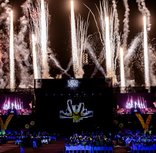 Fuegos artificiales sobre la VIDENA en la clausura de los Juegos Parapanamericanos Lima 2019 en la Villa Deportiva Nacional – VIDENA