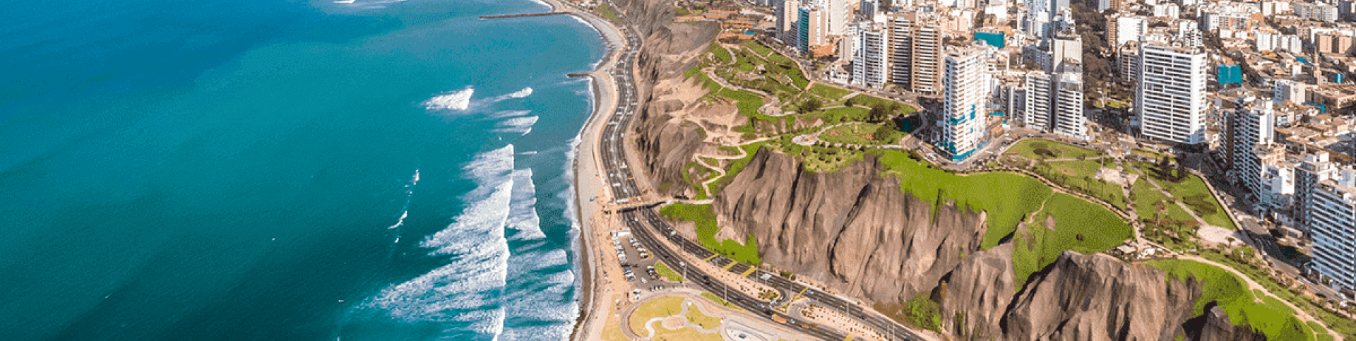 Vista aérea de Miraflores y de la Costa Verde