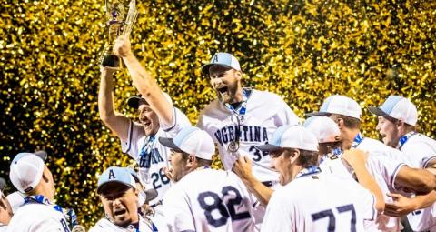 FLAMANTE CAMPEÓN DEL MUNDO DE SOFTBOL MASCULINO LLEGA A LIMA 2019