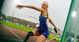 Jessica Heims de EE. UU. compite en Para atletismo disco femenino F64 en los Juegos Parapanamericanos Lima 2019 en la Villa Deportiva Nacional – VIDENA.