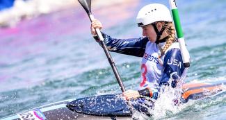American athlete Evy Leibfarth competing at the women’s K1 final in Río Cañete - Lunahuana