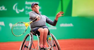 USA’s Emmy Kaiser faces off Peru’s Carolina Moreno in wheelchair tennis at the Lawn Tennis Club