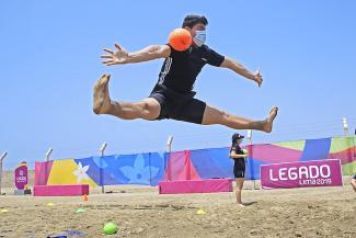 Legado da la bienvenida oficial al Handball playa en el Complejo Deportivo Costa Verde de San Miguel
