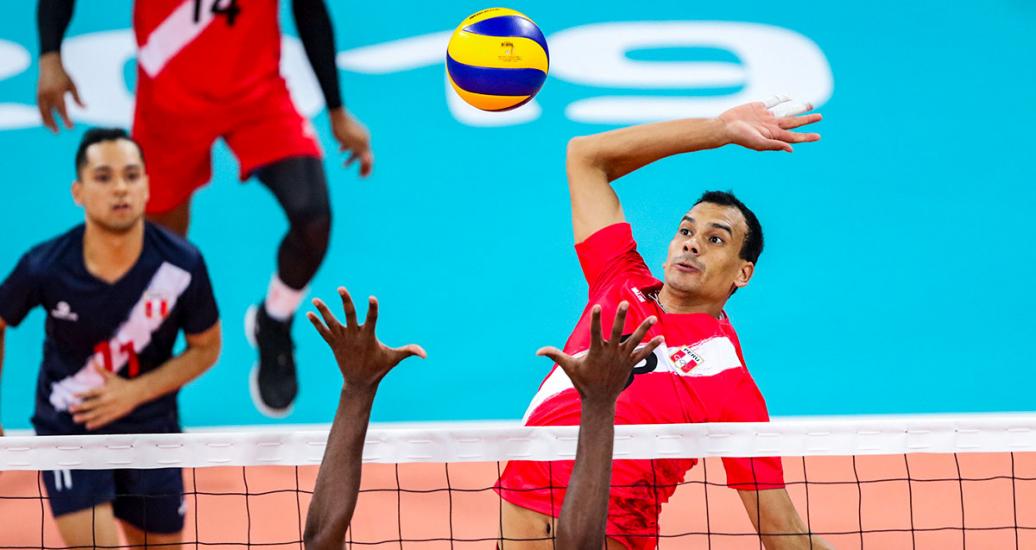 Peruvian volleyball player Benny Bernaola focused on the competition against Cuba, held at the Callao Regional Sports Village at the Lima 2019 Pan American Games.