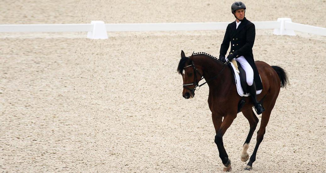El argentino Marcelo Rawson demuestra su confianza y seguridad a caballo en la prueba de adiestramiento de los Juegos Lima 2019, en la Escuela de Equitación del Ejército.