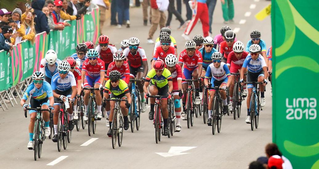Las ciclistas de América se enfrentan en la Costa Verde en competencia de ciclismo de ruta de los Juegos Lima 2019