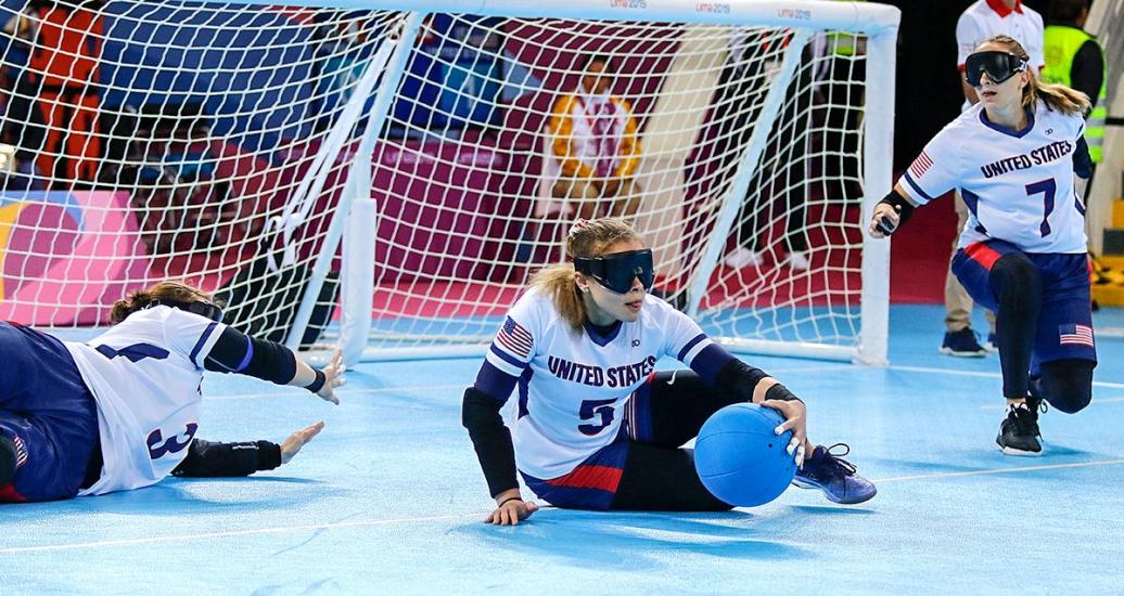 Amanda Dennis and Eliana Mason from the USA competing against the Peruvian goalball team at the Callao Regional Sports Village at Lima 2019.