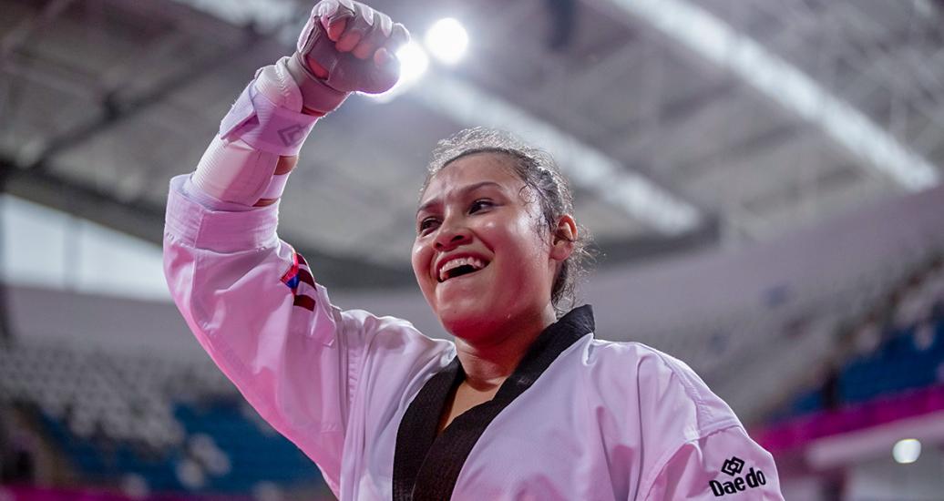 Idalianna Quintero de Cuba se muestra alegre y energética en partido contra Brasil por el bronce en Para taekwondo femenino K44 +58 kg en Lima 2019 en la Villa Deportiva Regional del Callao