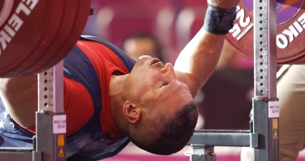 Ahmed Shafik de EE. UU. compite en Para powerlifting hombres combinado 88 kg & 97 kg AH en Lima 2019 en la Villa Deportiva Nacional – VIDENA. 