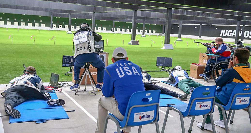 Para atletas de américa en competencia de Para tiro 50 m rifle tendido en Lima 2019 en la Base Aérea Las Palmas