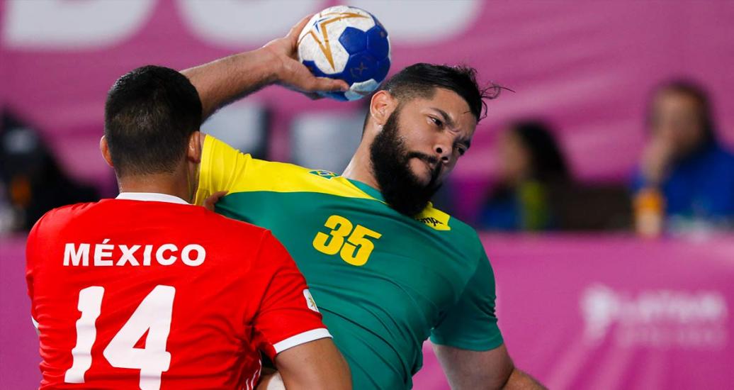 Brazil’s Thiago Ponciano and Mexico’s Jesús Ramirez in the match for bronze held at the VIDENA at the Pan American Games