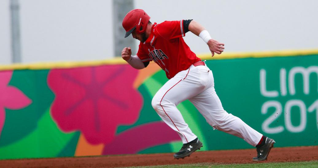 Jordan Procyshen from Canada showcases his speed at the Lima 2019 baseball game held at the Villa María Sports Center