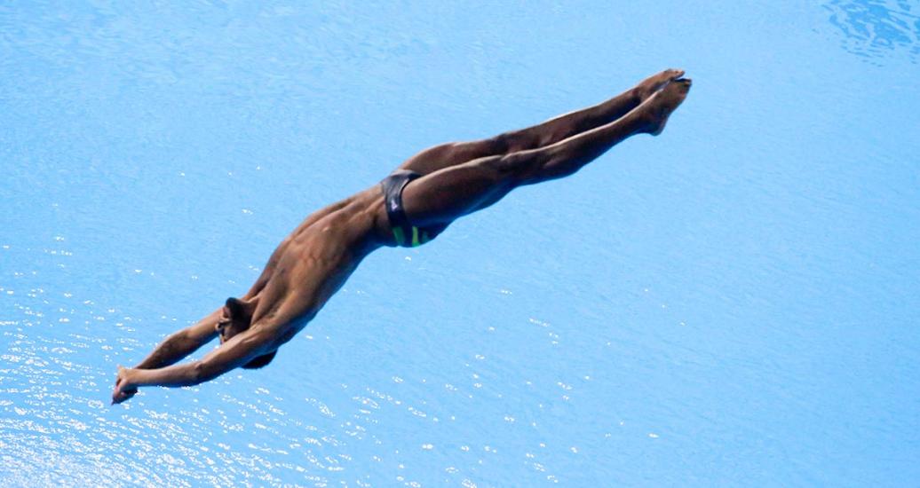 Jamaican Yona Knight-Wisdom won the diving preliminary round at the National Sports Village (VIDENA)