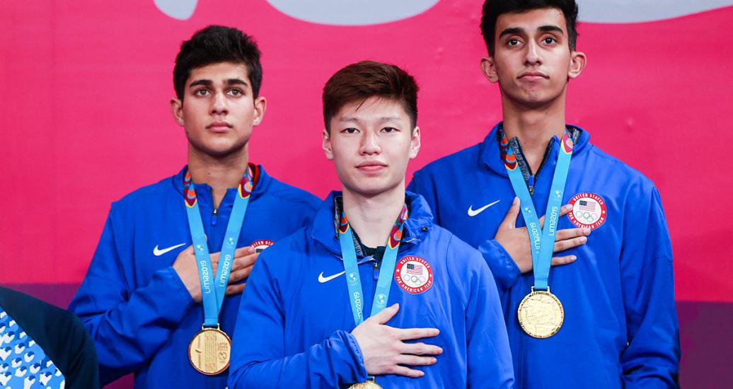 Equipo estadounidense de tenis de mesa masculino recibe medallas de Oro, en los Juegos Lima 2019, en la Villa Deportiva Nacional - VIDENA