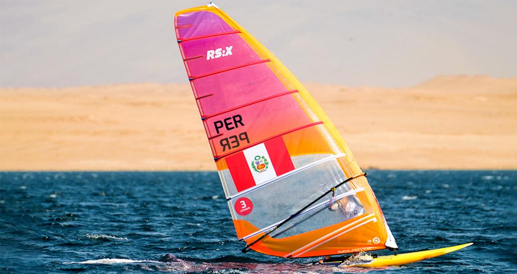 Peruvian María Bazo won the Lima 2019 women’s windsurf qualifying event held at the Paracas Bay