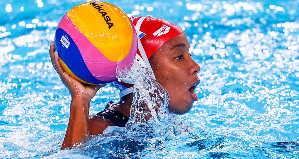 Cuban goalkeeper Lizli Patino Bueno in a women’s water polo match against Mexico