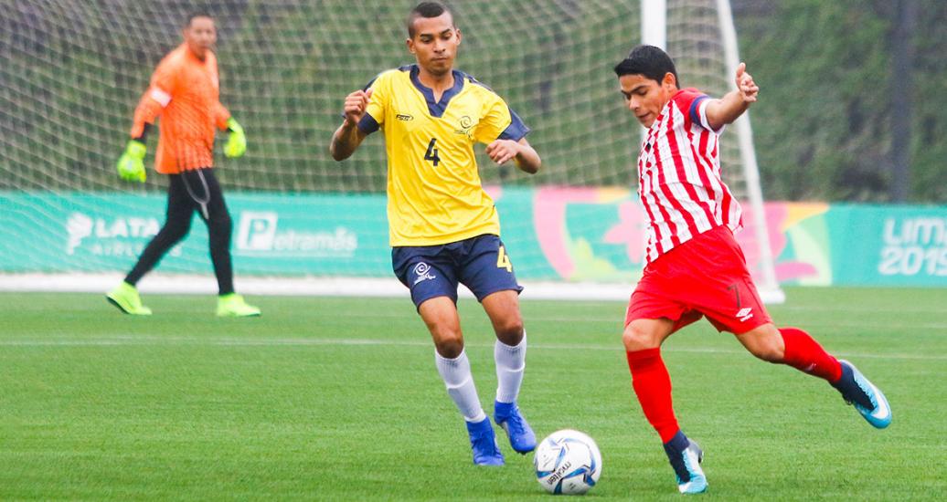 Peruvian Jose Diaz fights for the ball with Colombian Oscar Amaya in football 7-a-side at the Villa María del Triunfo Sports Center, at Lima 2019
