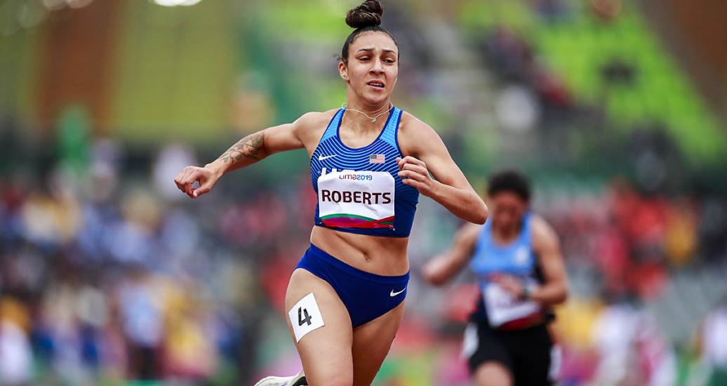 Jaleen Roberts de EE. UU. compitiendo en Para atletismo 100 m femenino T37 en la Villa Deportiva Nacional – VIDENA en Lima 2019.