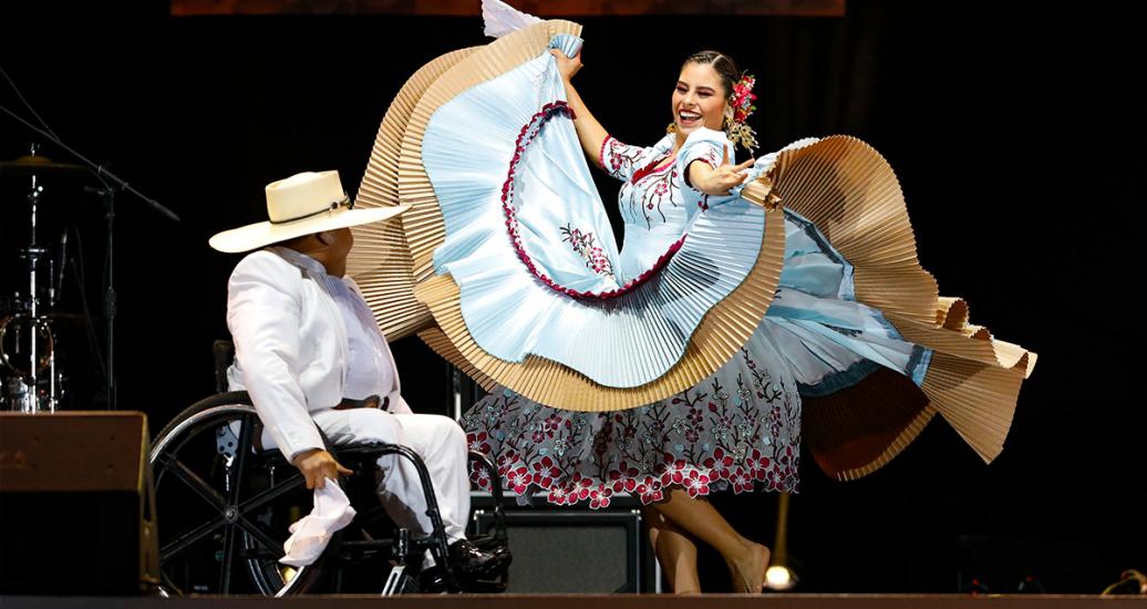 Bailarines peruanos en espectáculo artístico de la clausura de los Juegos Parapanamericanos Lima 2019 en la Villa Deportiva Nacional – VIDENA.